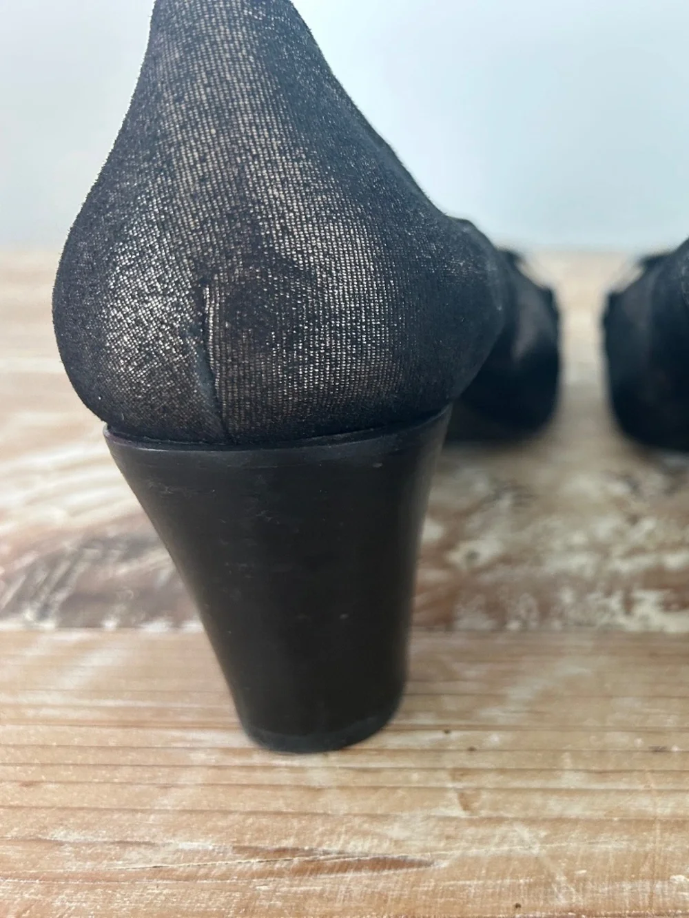 NWOB AGL Black Metallic Pumps w/ Black Patent Cap Toe Sz 39 (US 8.5-9)